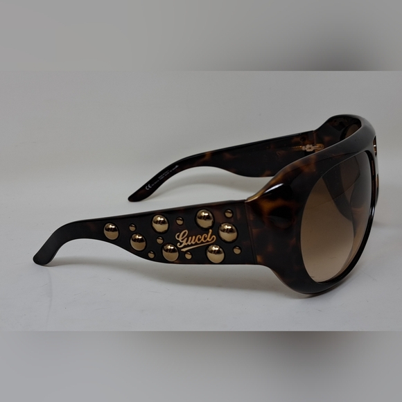 Gucci Tortoiseshell Sunglasses with Gold Accents - Picture 5 of 16